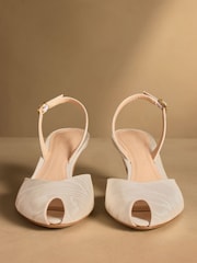 Elfenbein Satin - Russell & Bromley Kingsley Mid Peep Toe Heeled Sandals - Bild 3 von 7