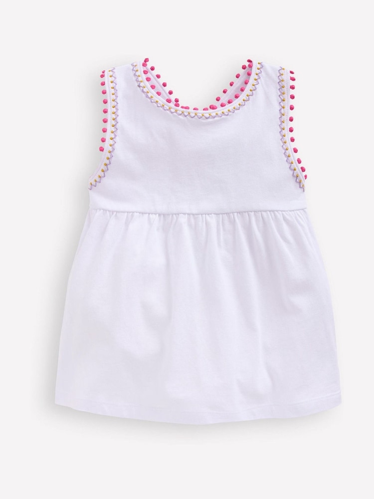 לבן - Boden Cross-Back Pom Trim Top - תמונה 1 מתוך 3 לבן - Boden Cross-Back Pom Trim Top - תמונה 1 מתוך 3