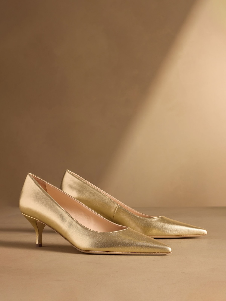 Russell & Bromley Gold Hillcliffe Mid Heeled Courts - Image 1 of 7 Russell & Bromley Gold Hillcliffe Mid Heeled Courts - Image 1 of 7