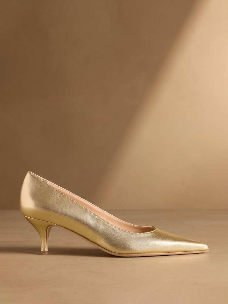 Russell & Bromley Gold Hillcliffe Mid Heeled Courts - Image 2 of 7 Russell & Bromley Gold Hillcliffe Mid Heeled Courts - Image 2 of 7