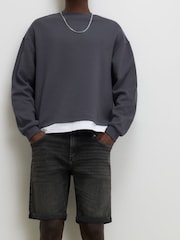 ブラック - River Island スリムウォッシュドデニムショートパンツ - 画像 1 / 4