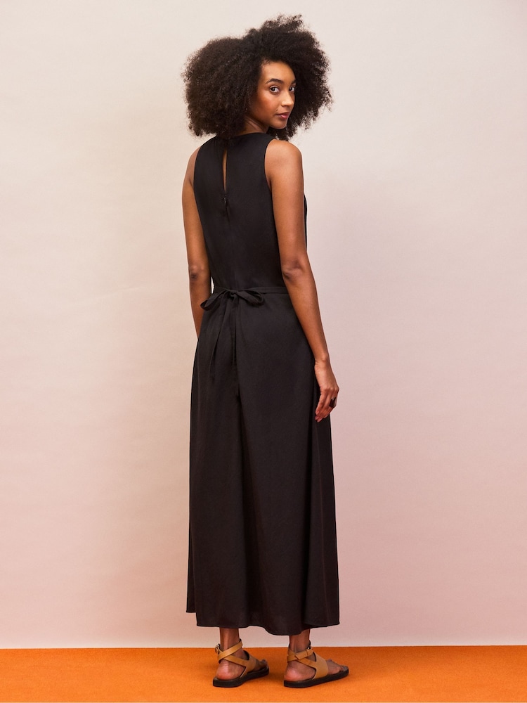 Ro&Zo Black Petite Stripe Racer-Neck Tie Back Dress With Linen - Image 2 of 3 Ro&Zo Black Petite Stripe Racer-Neck Tie Back Dress With Linen - Image 2 of 3