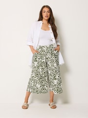 أخضر - سروال قصير واسع جيرسيه مقاس كبير من Yours  - Image 2 of 5