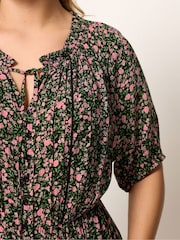 Yours Curve Black Ditsy Floral Pintuck Maxi Dress - Image 4 of 5