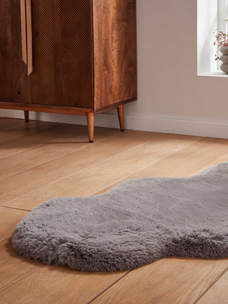Think Rugs Grey Super Teddy Single Sheepskin Plain Shaggy Rug - Image 2 of 6 Think Rugs Grey Super Teddy Single Sheepskin Plain Shaggy Rug - Image 2 of 6