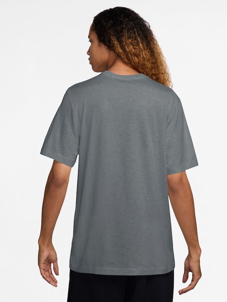 Nike Cool Grey Short Sleeve Club T-Shirt - Image 2 of 3 Nike Cool Grey Short Sleeve Club T-Shirt - Image 2 of 3