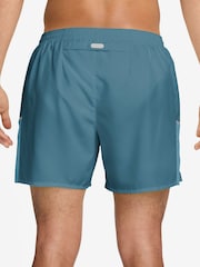 Smokey Blå - Nike Miler Dri-FIT 5 Tommers Fôret Løpeshorts - Bilde 2 av 4