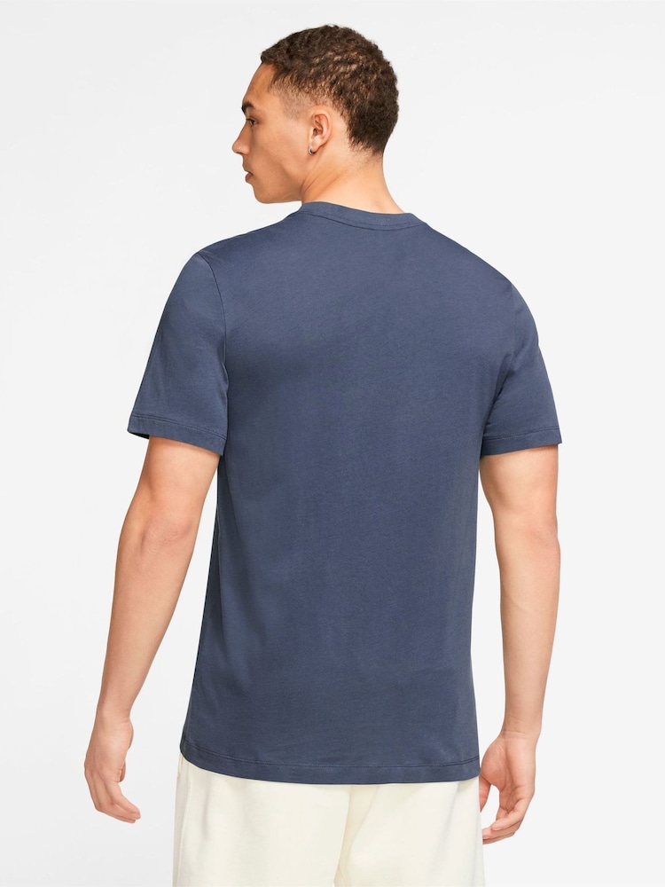 Nike Diffused Blue Short Sleeve Club T-Shirt - Image 2 of 3 Nike Diffused Blue Short Sleeve Club T-Shirt - Image 2 of 3