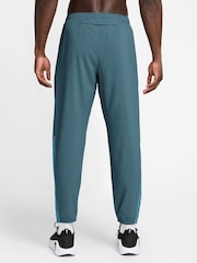 Dūmakaina zila - Nike Miler Dri-FIT skriešanas joggeri - Attēls 2 no 4