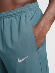Dūmakaina zila - Nike Miler Dri-FIT skriešanas joggeri - Attēls 3 no 4