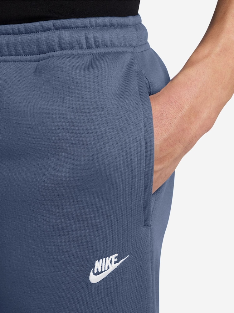 Azul difuminado - Pantalones de chándal de polar con bajo ajustado Club de Nike - Imagen 3 de 3