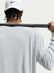 אפור - Nike N.A.C. Dri-FIT Long-Sleeve T-Shirt - תמונה 5 מתוך 5