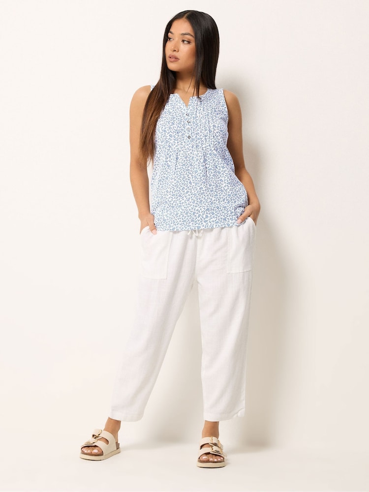 M&Co חולצת כותנה ללא שרוולים עם פנל כפתורים בצווארון והדפס עלים למידות קטנות - תמונה 2 מתוך 5