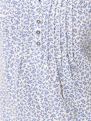 M&Co חולצת כותנה ללא שרוולים עם פנל כפתורים בצווארון והדפס עלים למידות קטנות - תמונה 5 מתוך 5