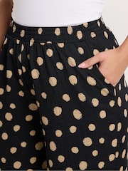 Yours Curve Black Spot Print Textured Trousers - Image 4 of 5