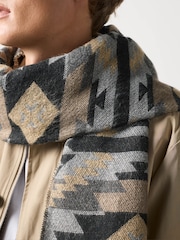 Grey Woven Pattern Knitted Scarf - Image 4 of 7