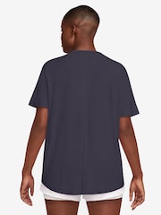 Gris parrilla - Camiseta de manga corta Nike One Relaxed Dri-FIT - Imagen 2 de 3
