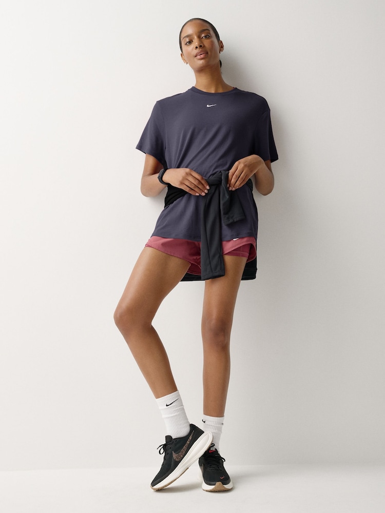 Gridiron pelēks - Nike One Relaxed Dri-FIT īsroku T-krekls - Attēls 4 no 4