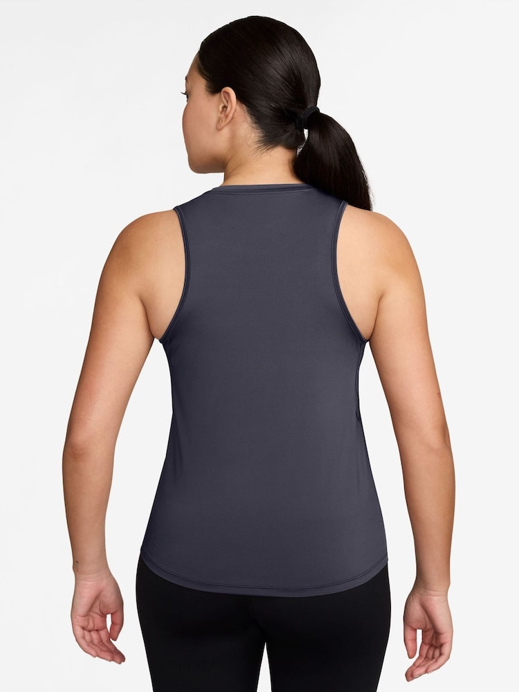 Gris parrilla - Top sin mangas clásico Dri-FIT One de Nike - Imagen 2 de 3