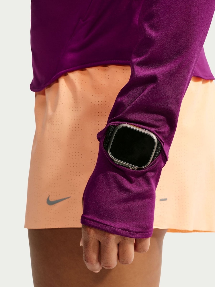 Baya verdadera - Sudadera con cremallera de 1/4 Swift Dri-FIT UV de Nike - Imagen 6 de 6 Baya verdadera - Sudadera con cremallera de 1/4 Swift Dri-FIT UV de Nike - Imagen 6 de 6