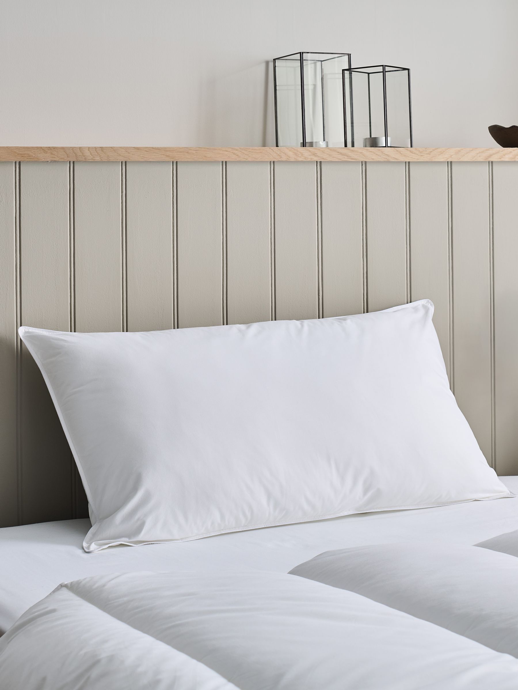 Christy Unisex White Classic Filled Hollowfibre Medium Firm King Pillow In - Image 4