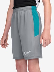 Nike Wolf Grey Shorts - Image 3 of 4