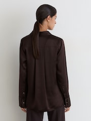 Burgunder - Reiss Ameira Hemd aus Seidensatin mit verdeckter Knopfleiste - Bild 5 von 8