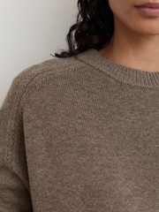 Reiss Dark Neutral Riley Wool-Cashmere Crew-Neck Raglan Jumper - Image 4 of 8