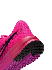 وردي فاقع - حذاء رياضي للركض Run Defy Road من Nike - Image 11 of 11