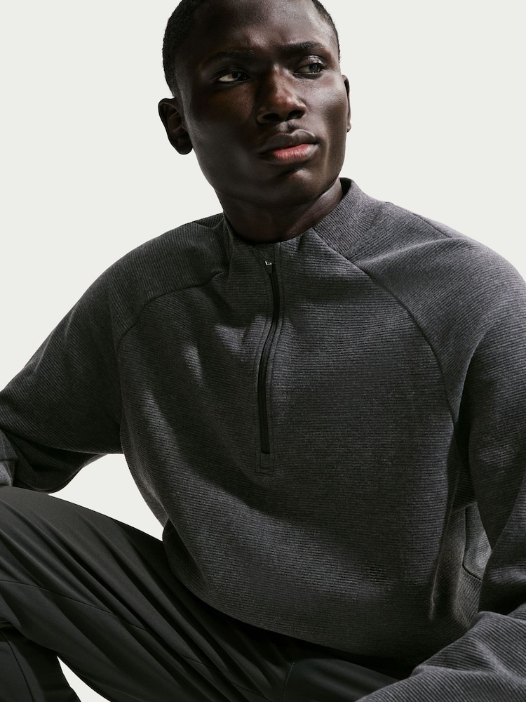 Melns - Nike Par Therma-FIT 1/2-Zip Golf Sweat Top - Attēls 5 no 5