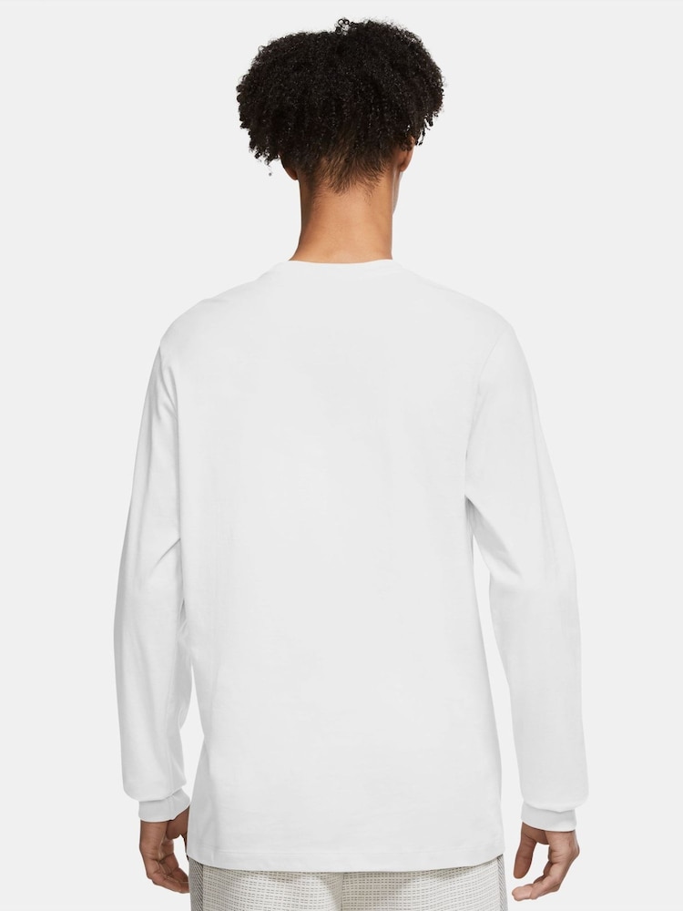 Nike White Club Long Sleeve T-Shirt - Image 2 of 5 Nike White Club Long Sleeve T-Shirt - Image 2 of 5