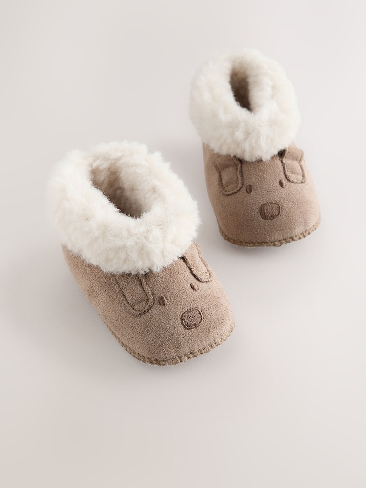Hnědá se psy - Pull On Baby Slippers (0-2mths) - Obrázek 1 z 5 Hnědá se psy - Pull On Baby Slippers (0-2mths) - Obrázek 1 z 5