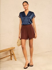 Navy Blå - Love & Roses T-shirt med hakkrage och Satin framtill i jersey - Bild 3 av 4