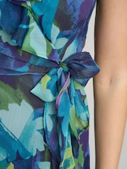 Φόρεμα Gina Bacconi Marlee με βολάν, πλαϊνό δέσιμο και στάμπα - Εικόνα 4 από 8