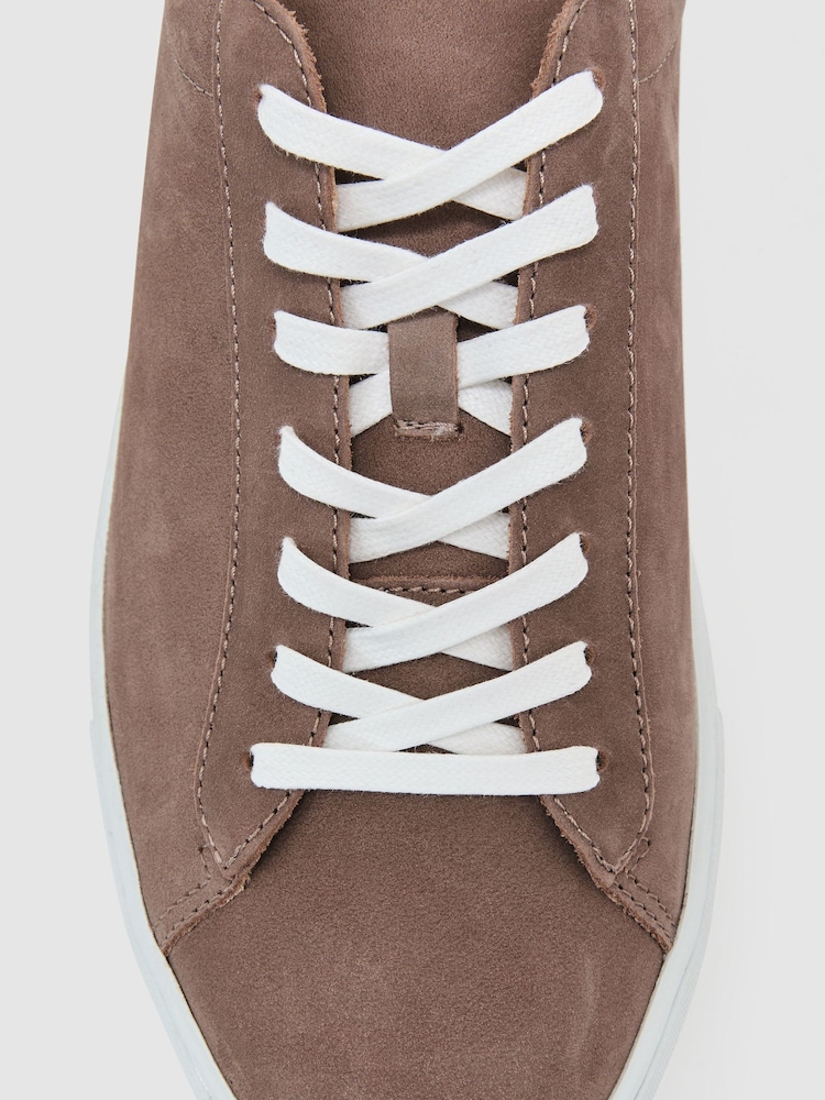 بني فاتح - حذاء رياضي جلد مقلوب بقبة منخفضة Finley Nubuck من Reiss - صورة 5 من 5