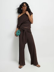 River Island Brown Short Sleeve Banded Hem Drape Top - Image 3 of 4