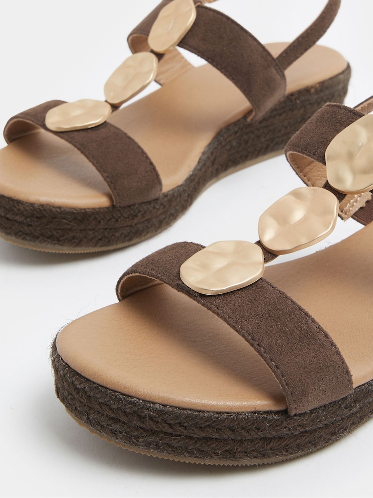 Yours Curve Brown Wide Fit Hammered Disk Wedge Sandals - Image 4 of 4