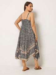 Yours Curve Black Border Print Hanky Hem Dress - Image 4 of 6