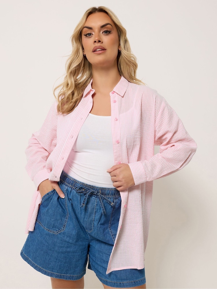 وردي - قميص مقلم قماش خفيف مقاس كبير من Yours - Image 1 of 6 وردي - قميص مقلم قماش خفيف مقاس كبير من Yours - Image 1 of 6