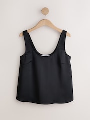 שחור - Satin Scoop Neck Cami Top - תמונה 1 מתוך 3