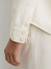 قميص عُلوي دنيم بطراز غربي بكبَاسين Finley من Reiss - Image 4 of 7