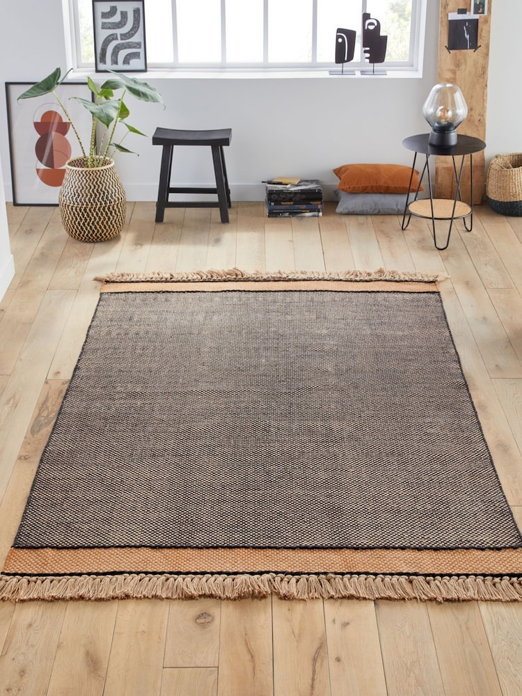 La Redoute Intérieurs Natural Black Ajow Fringed Jute Rug - Image 2 of 4 La Redoute Intérieurs Natural Black Ajow Fringed Jute Rug - Image 2 of 4
