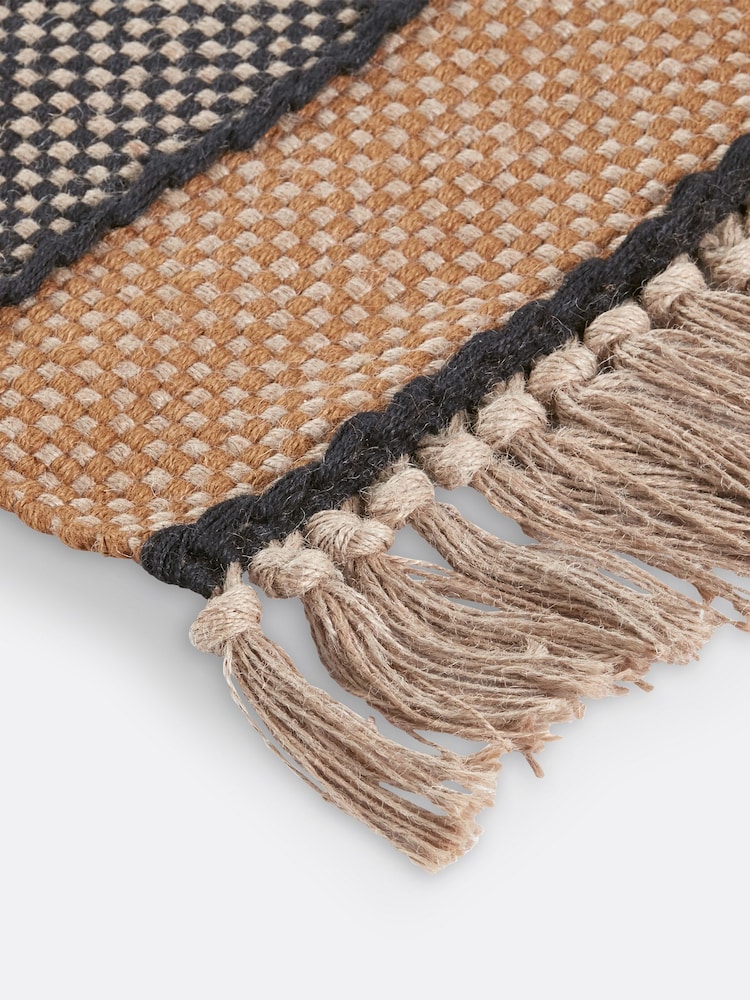 La Redoute Intérieurs Natural Black Ajow Fringed Jute Rug - Image 4 of 4 La Redoute Intérieurs Natural Black Ajow Fringed Jute Rug - Image 4 of 4