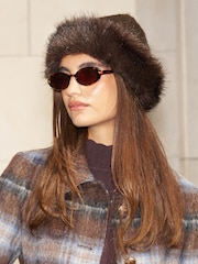 Marrón chocolate - Lipsy Faux Fur Trim Beanie - Imagen 1 de 4