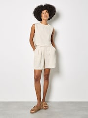 Apricot Linen Blend Pleated Mini Shorts - Imagen 1 de 5