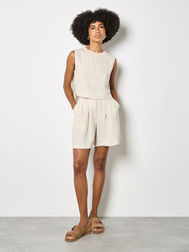 Apricot Linen Blend Pleated Mini Shorts - Imagen 1 de 5