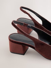 חום חלודה - Forever Comfort® Velvet Bow Slingback Block Heels - תמונה 9 מתוך 9