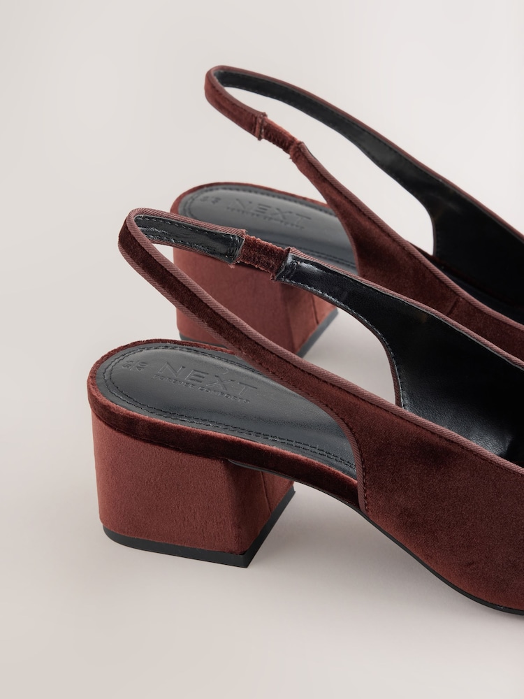 חום חלודה - Forever Comfort® Velvet Bow Slingback Block Heels - תמונה 9 מתוך 9