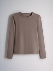 The Set 5 Pack Fitted Crew Neck Long Sleeve T-Shirts Neutral/Brown/Black/Leopard/Cream - Image 4 of 8