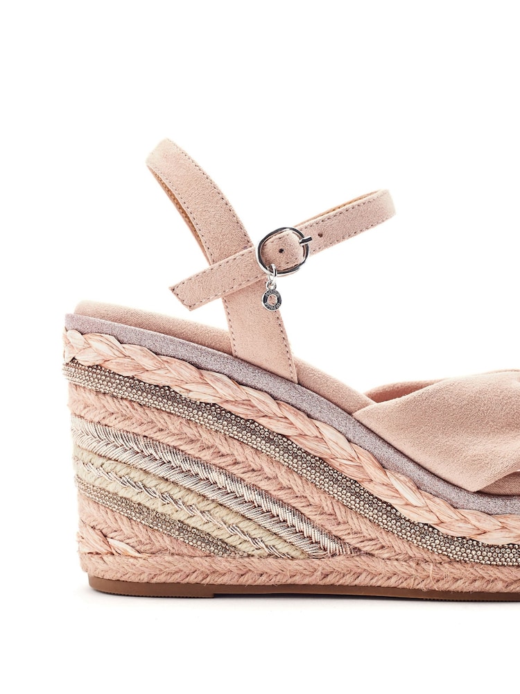 Moda in Pelle Natural Meerah Glitz Wedge Knot Sandals - Image 2 of 3